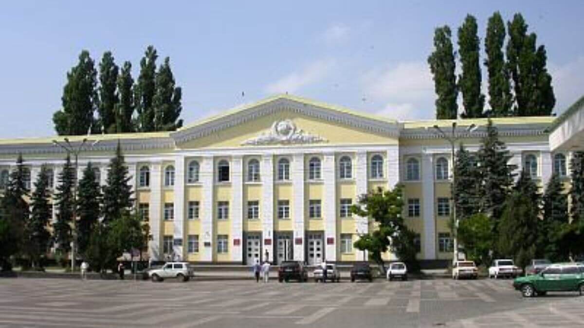 Khuôn viên của trường Đại học bang Dagestan