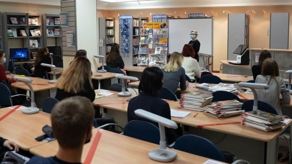 Các giảng viên của trường Đại học bang Ugra luôn tích cực hỗ trợ sinh viên trong quá trình học tập