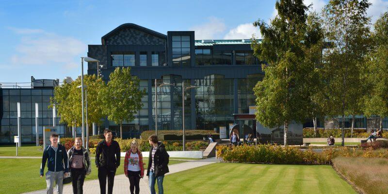 Trường Đại học Bolton là nơi để sinh viên học hỏi tri thức cũng như rèn luyện kỹ năng