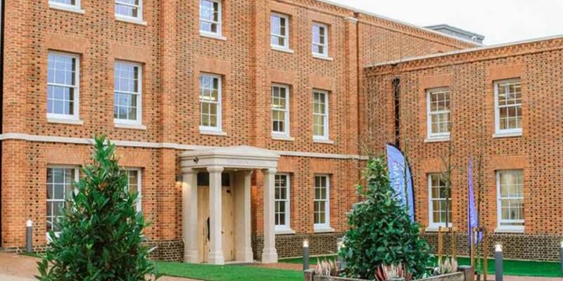 Trường Đại học Buckingham là ngôi trường nổi tiếng với chất lượng đào tạo cao