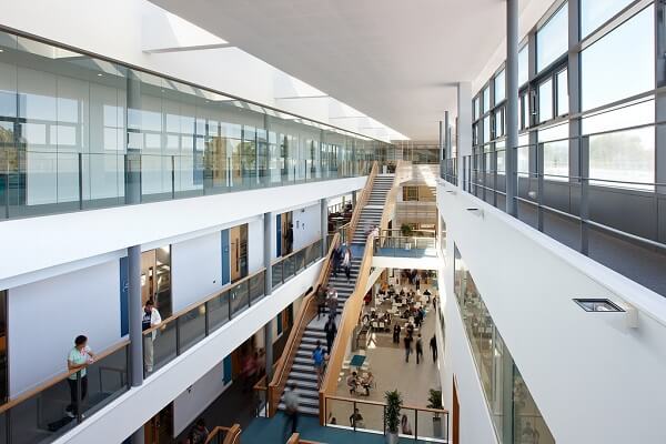 Hệ thống cơ sở vật chất hiện đại tại trường Đại học Cardiff Metropolitan