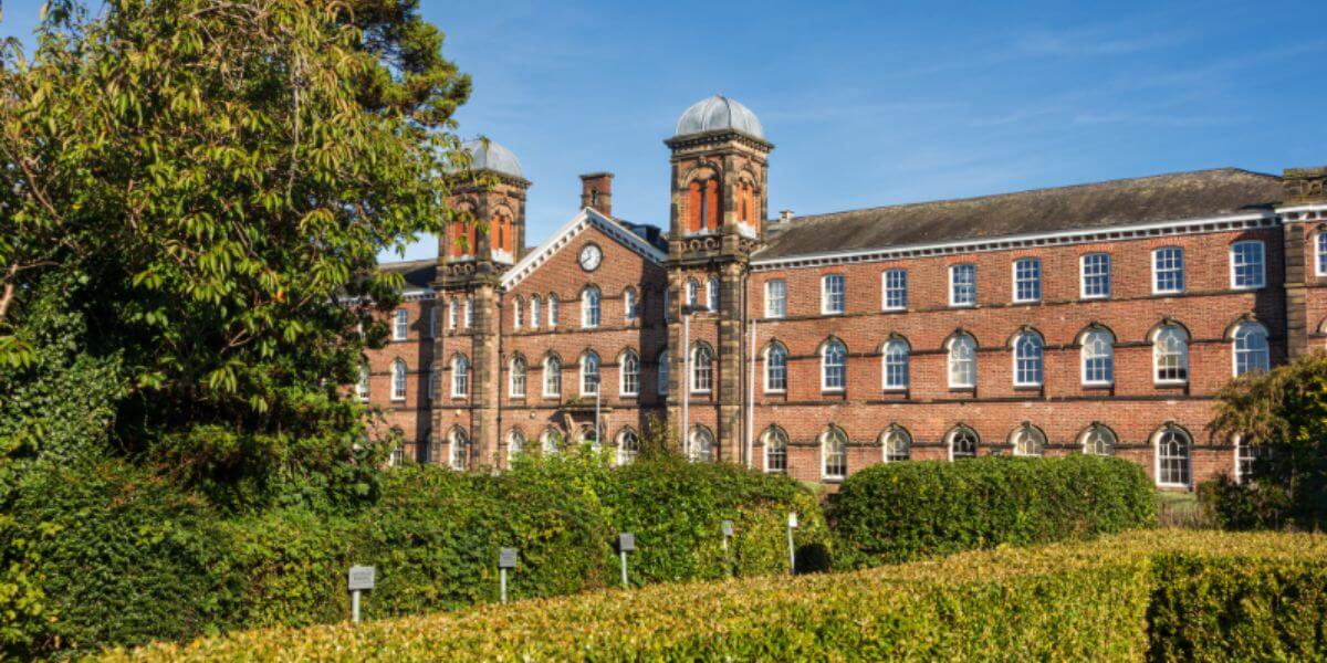 Trường Đại học Cumbria là ngôi trường có chất lượng đào tạo cao tại Anh