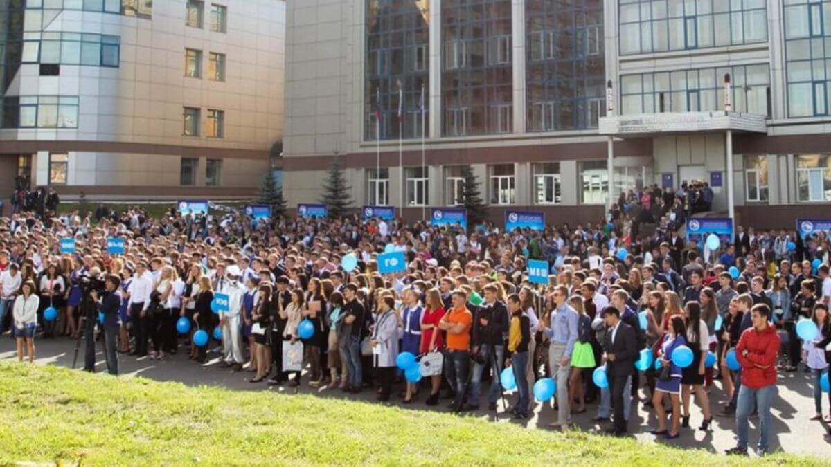Trường Đại học Khoa học và Công nghệ Quốc gia Siberia đã chào đón nhiều sinh viên đến tham gia học tập và nghiên cứu