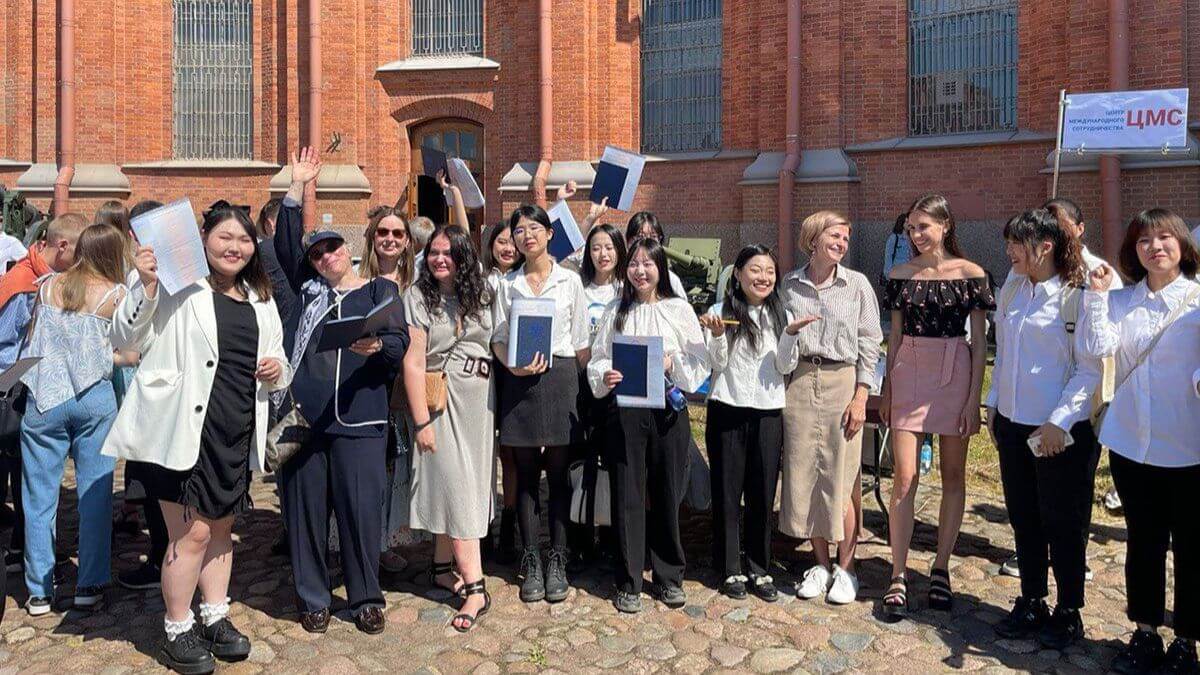 Trường Đại học Kỹ thuật Quốc gia Baltic Voenmeh luôn chào đón mọi sinh viên đến tham gia học tập