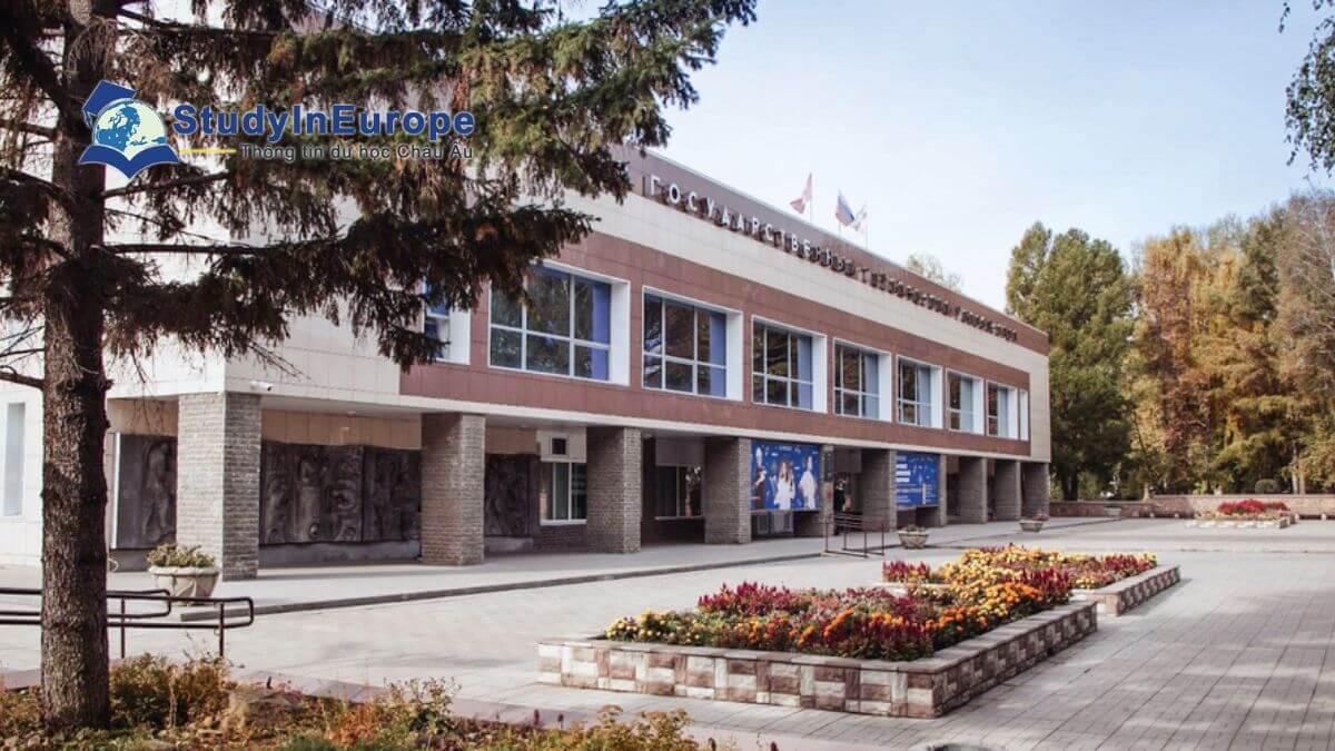 Review Trường Đại học Kỹ thuật Quốc gia Omsk (Omsk State Technical University)