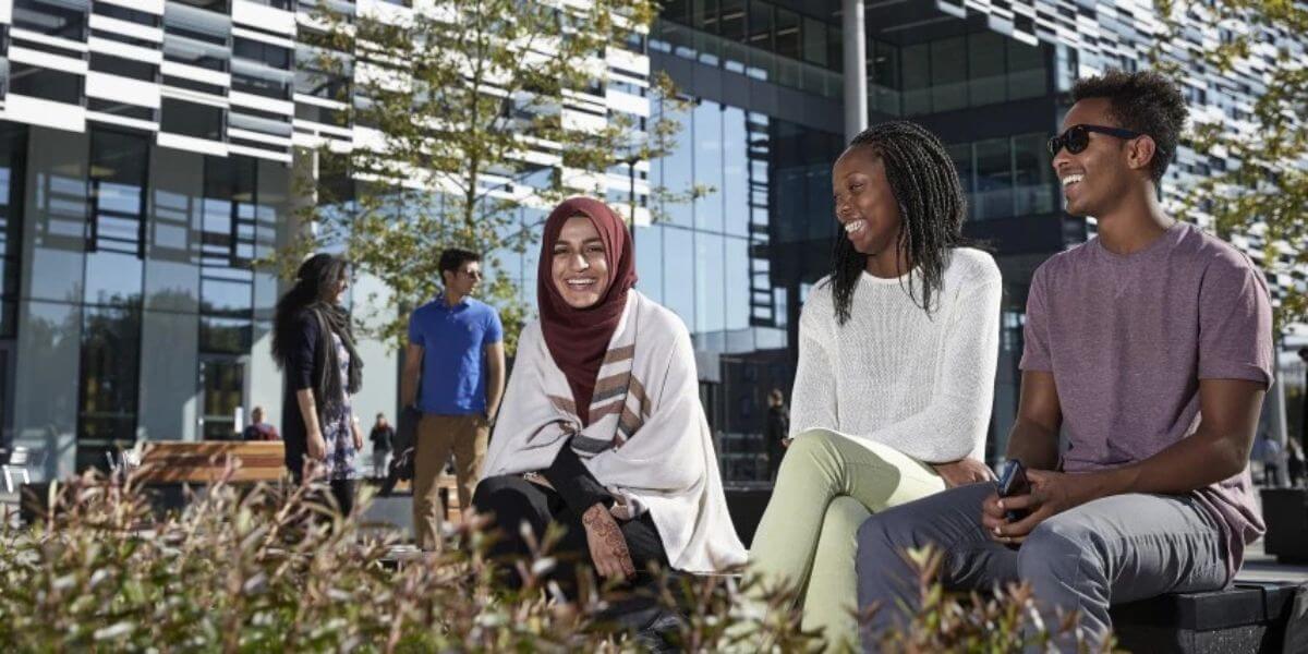 Trường Đại học Manchester Metropolitan cũng chào đón nhiều sinh viên quốc tế đến học tập