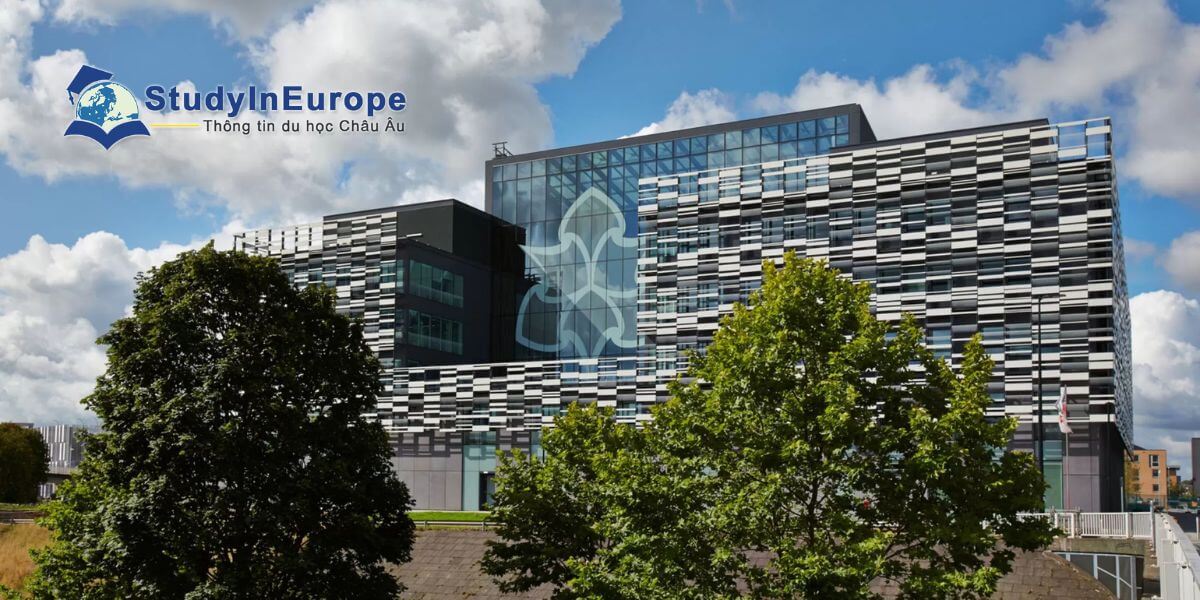 Review Trường Đại học Manchester Metropolitan (Manchester Metropolitan University)