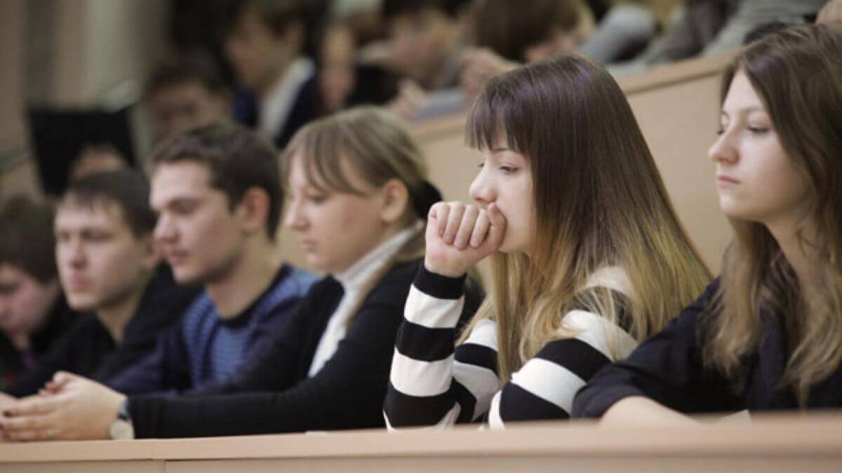 Trường Đại học Mới của Nga luôn chào đón mọi sinh viên đến tham gia học tập