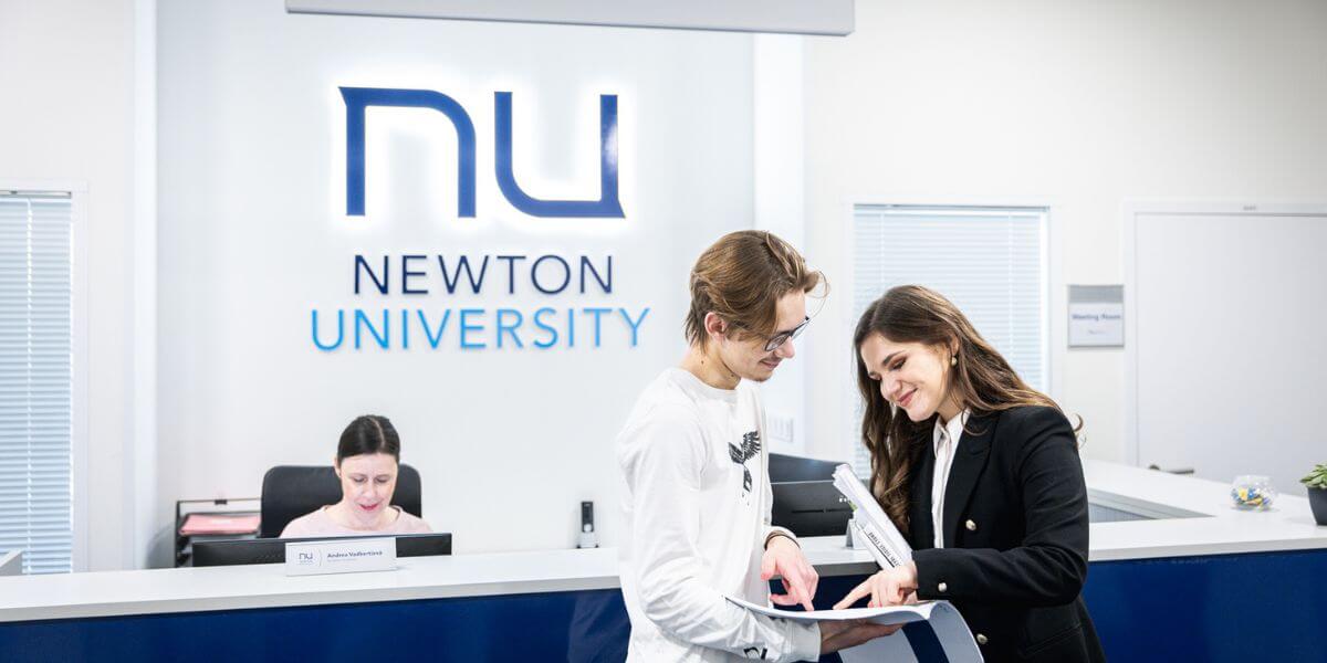 Trường Đại học Newton luôn hỗ trợ sinh viên trong quá trình học tập và phát triển