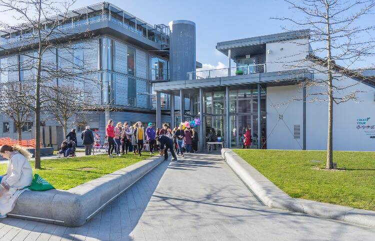 Trường Đại học Nghệ thuật Bournemouth đã thu hút nhiều sinh viên đến tham gia học tập