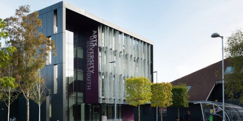 Trường Đại học Nghệ thuật Bournemouth là nơi chuyên đào tạo về lĩnh vực nghệ thuật tại Anh