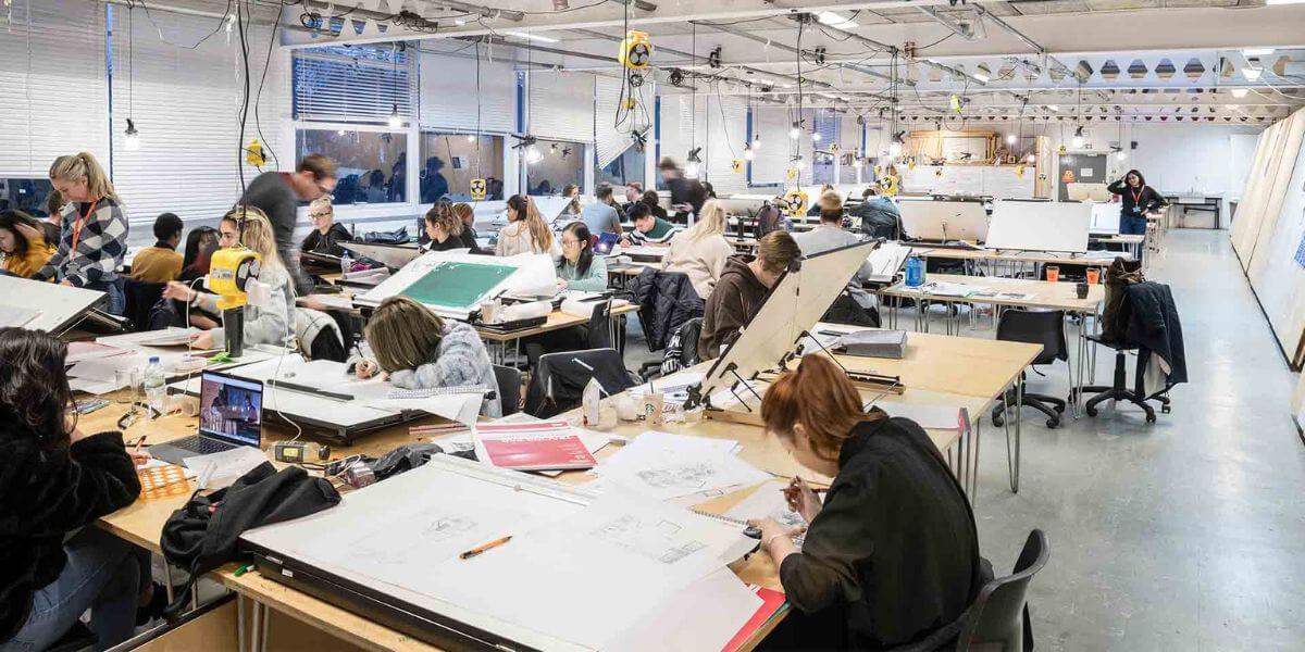 Trường Đại học Nghệ thuật Sáng tạo luôn tạo điều kiện thuận lợi nhất để sinh viên học tập và phát triển