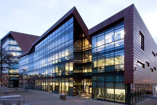 Hệ thống cơ sở vật chất tại trường Đại học Plymouth