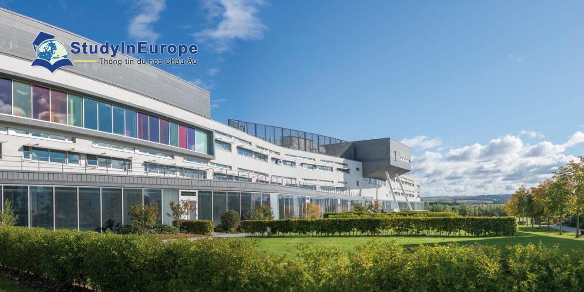 Review Trường Đại học Queen Margaret (Queen Margaret University)