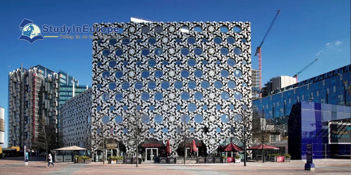 Review Trường Đại học Ravensbourne London (Ravensbourne University London)