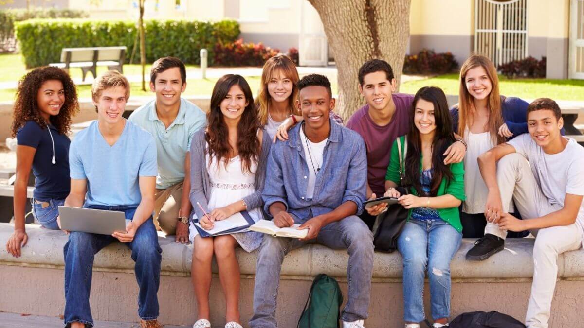 Trường Đại học Sư phạm Xã hội Quốc gia Volgograd luôn chào đón mọi sinh viên đến tham gia học tập và nghiên cứu