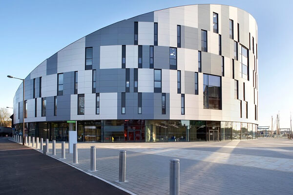 Trường Đại học Suffolk là ngôi trường có hệ thống cơ sở vật chất khá hiện đại