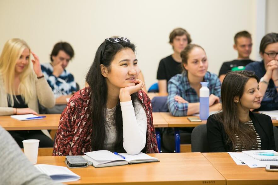 Trường Đại học Tài chính và Luật Moscow luôn chào đón mọi sinh viên đến tham gia học tập và nghiên cứu