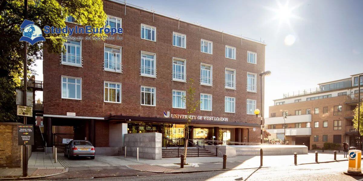 Review Trường Đại học West London (University of West London)