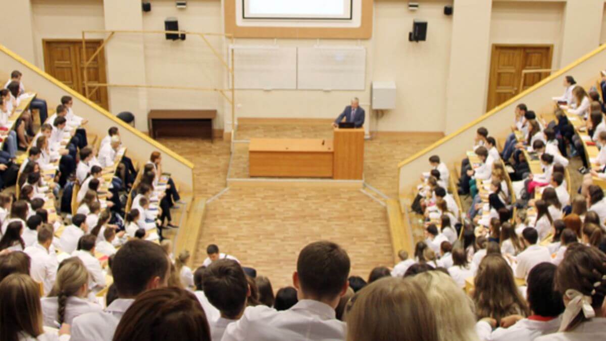 Những tiết học tại trường Đại học Y khoa Quốc gia Pavlov First Saint Petersburg