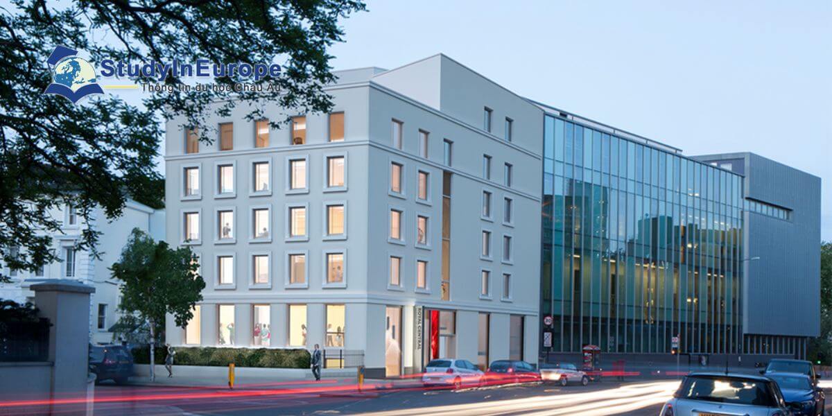 Trường Trung ương Hoàng gia Diễn thuyết và Kịch nghệ