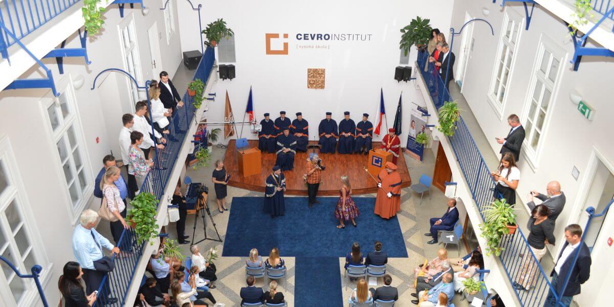 Viện CEVRO luôn tạo điều kiện tối ưu để sinh viên học tập và rèn luyện