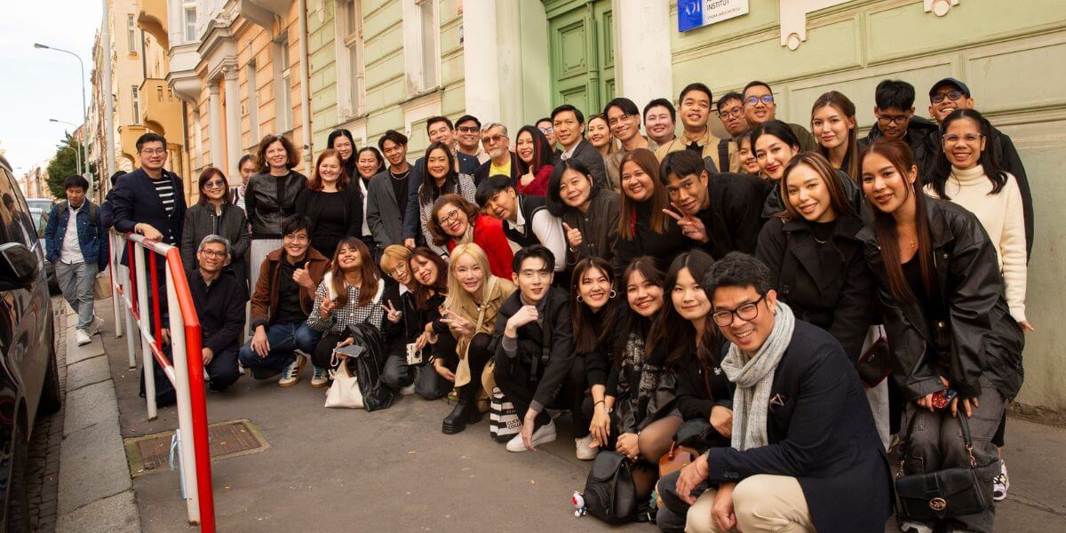 Viện Nghệ thuật và Thiết kế luôn chào đón mọi sinh viên đến tham gia học tập