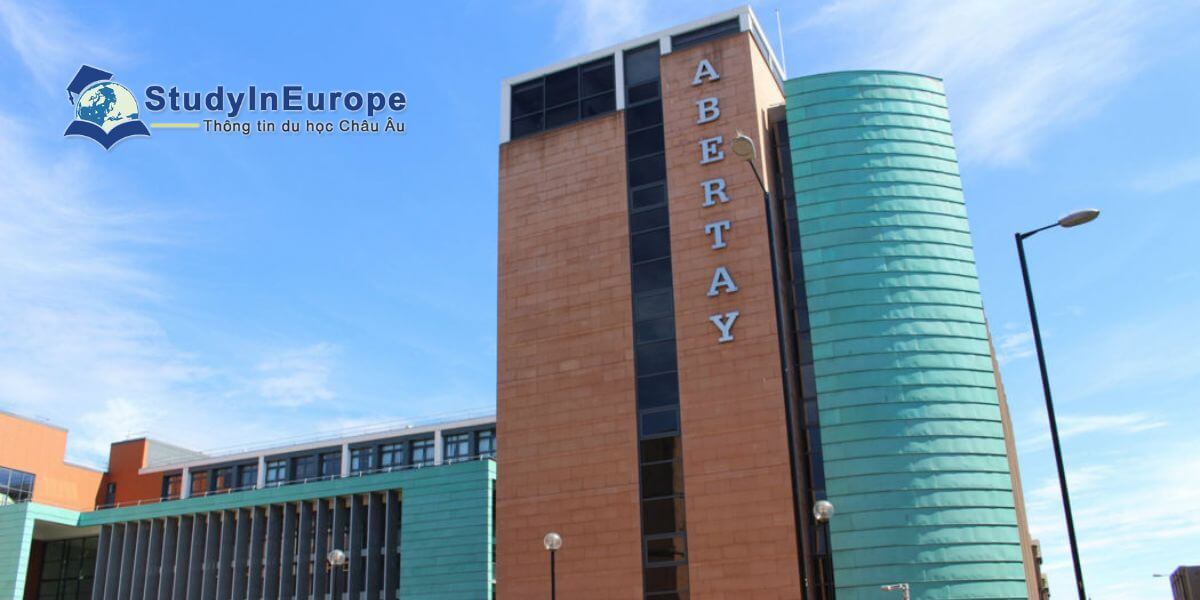 Review Trường Đại học Abertay (Abertay University)