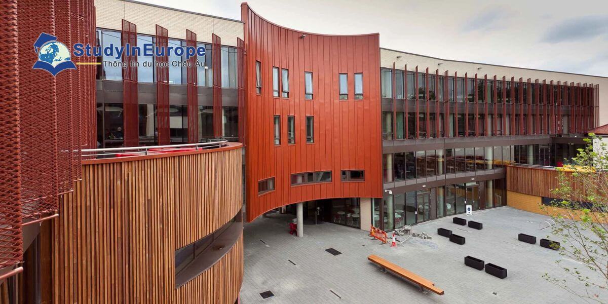 Review Trường Đại học Anglia Ruskin (Anglia Ruskin University)