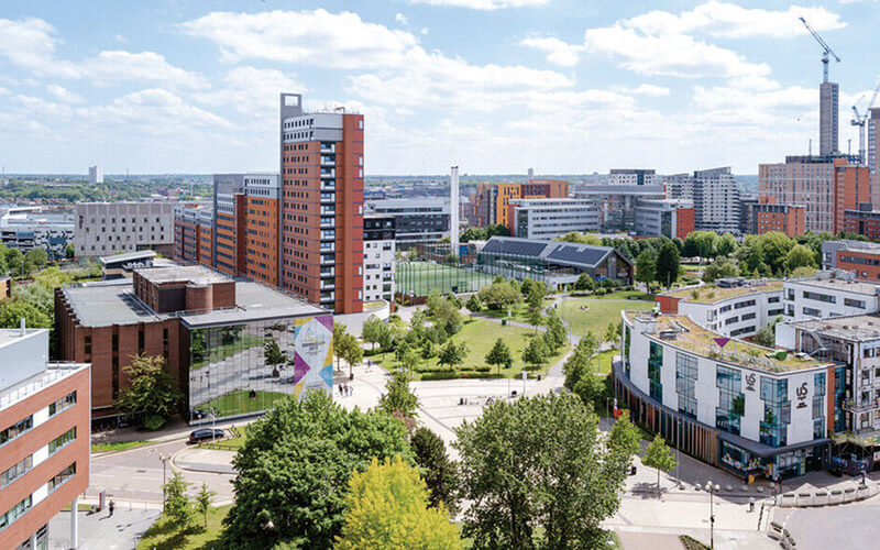 Trường Đại học Aston là ngôi trường nổi tiếng với chất lượng đào tạo cao tại Anh