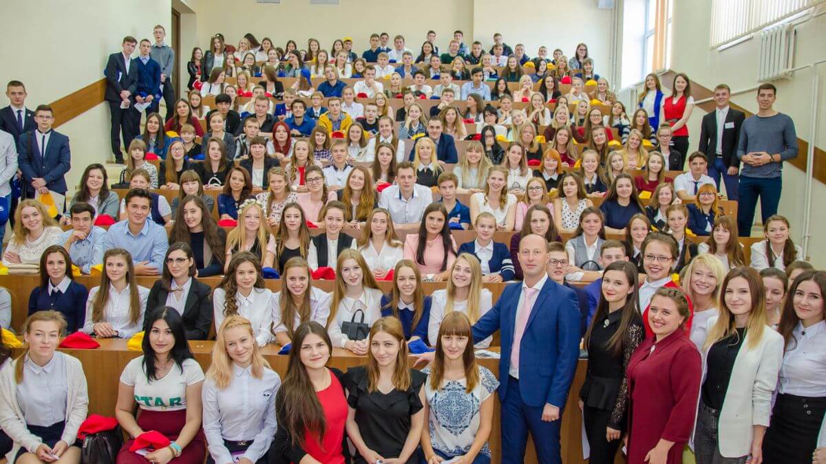 Trường Đại học bang Ivanovo luôn chào đón mọi sinh viên đến tham gia học tập