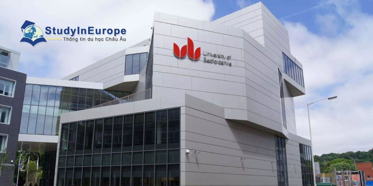 Review Trường Đại học Bedfordshire (University of Bedfordshire)