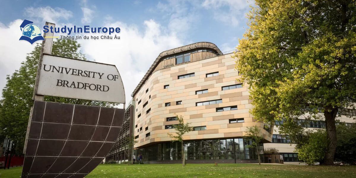Review Trường Đại học Bradford (University of Bradford)
