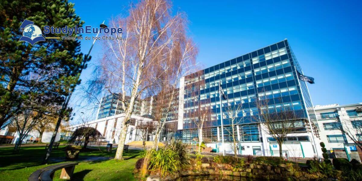 Review Trường Đại học Derby (University of Derby)