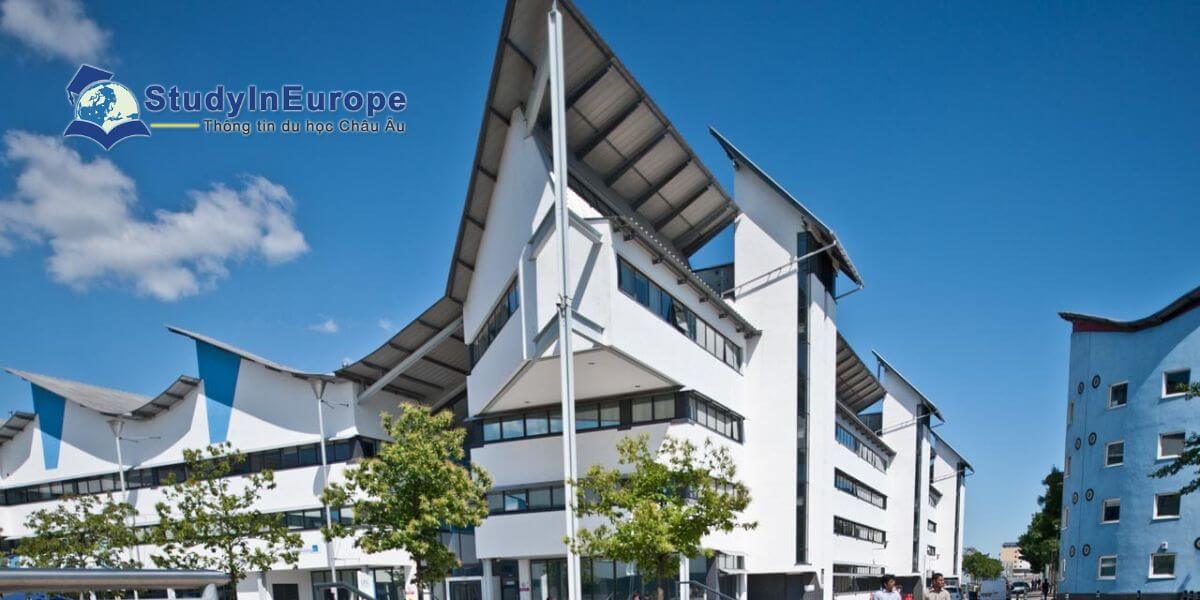 Review Trường Đại học East London (University of East London)