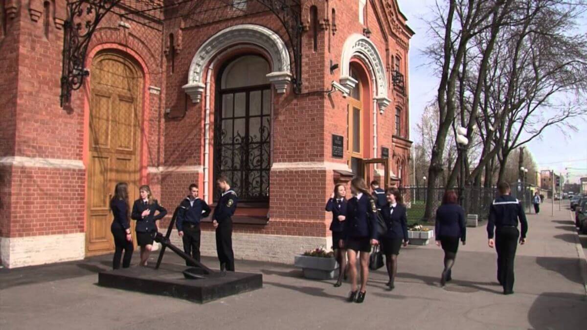 Trường Đại học Hàng hải và Vận tải Nội địa Makarov là điểm đến lý tưởng để học tập và nghiên cứu