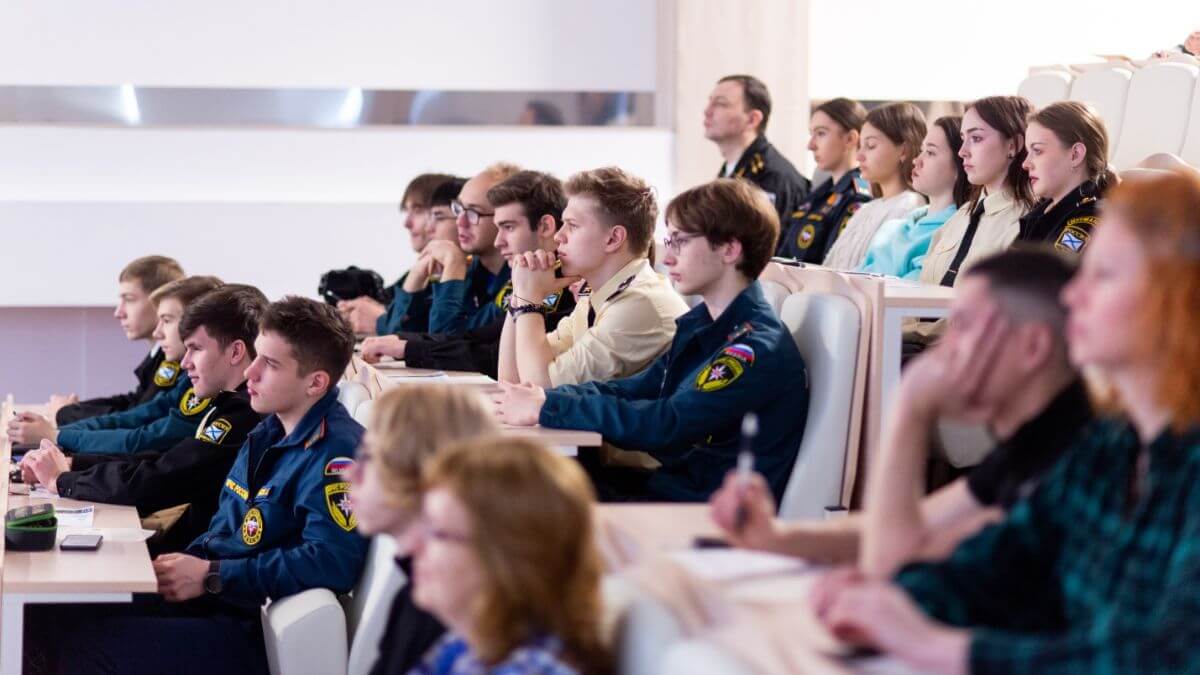 Bầu không khí học tập tích cực tại trường Đại học Kỹ thuật Quốc gia Murmansk