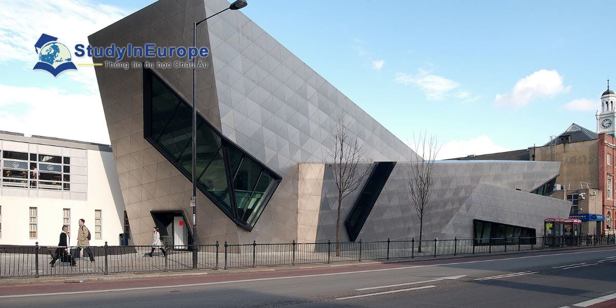 Review Trường Đại học Metropolitan London (London Metropolitan University)