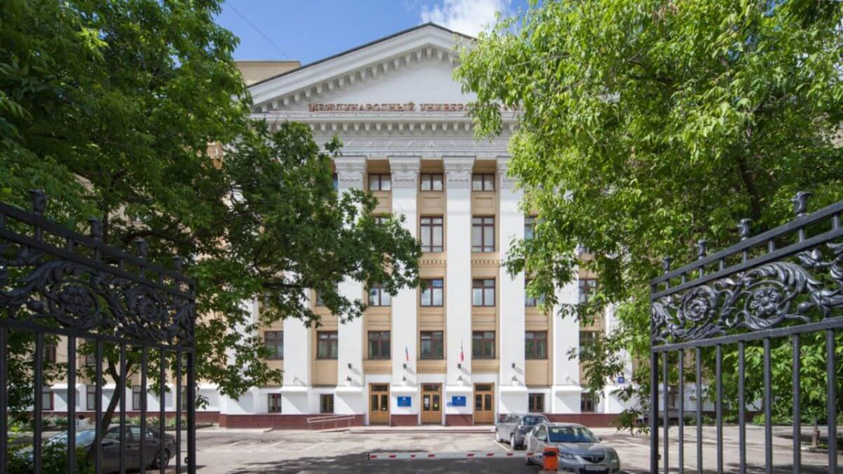 Trường Đại học Quốc tế Moscow là cơ sở giáo dục nổi bật tại Nga