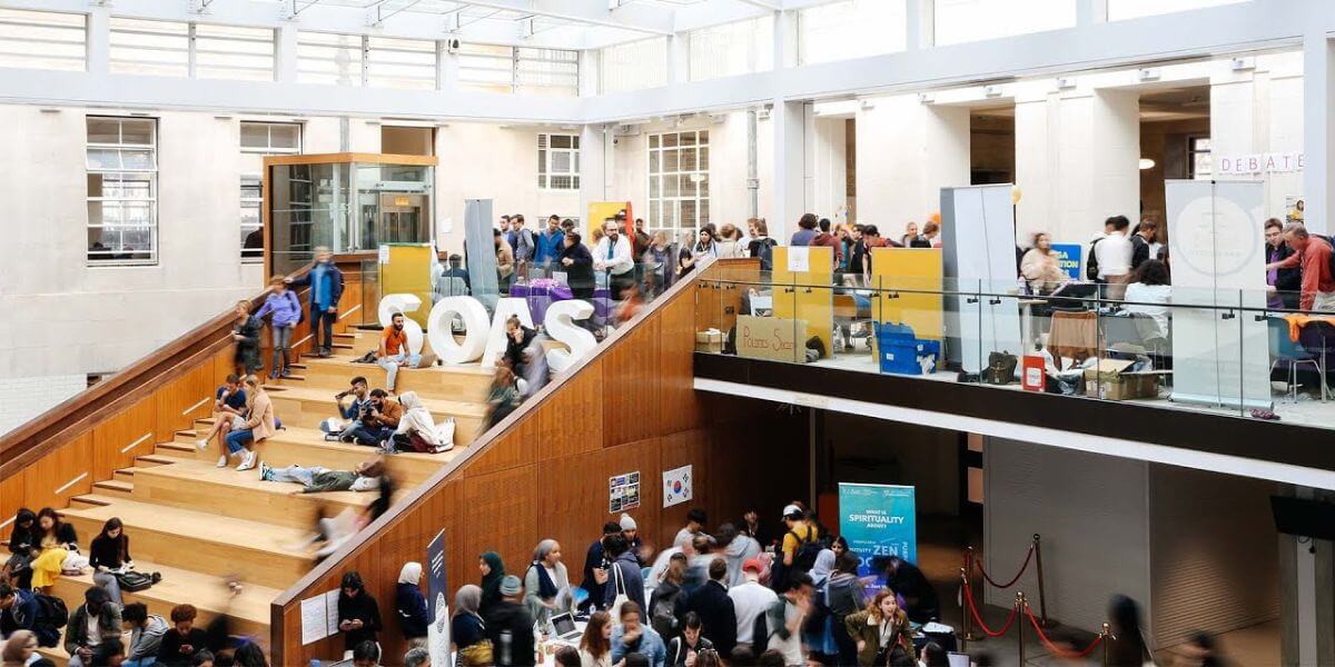 Môi trường học tập thoải mái thân thiện tại trường Đại học SOAS