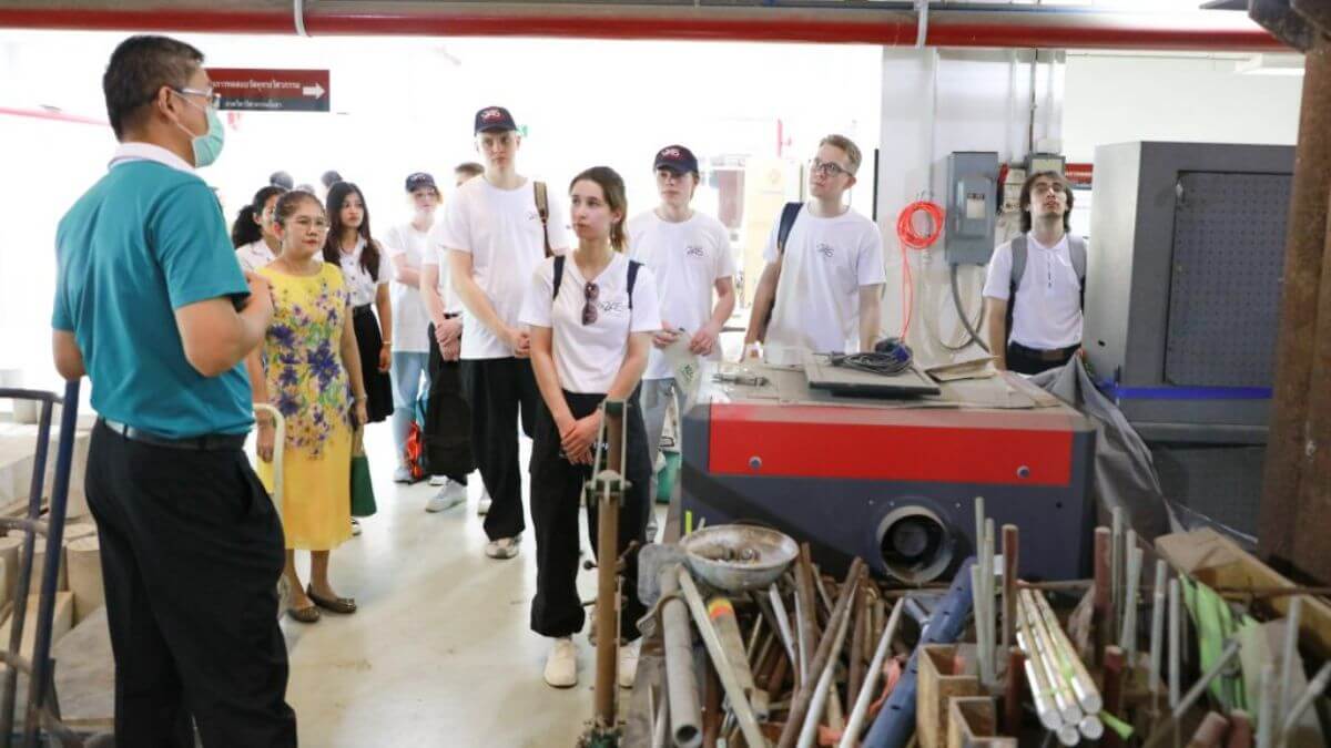 Các hoạt động học tập gắn liền thực tiễn tại trường Đại học trắc địa và bản đồ quốc gia Moscow