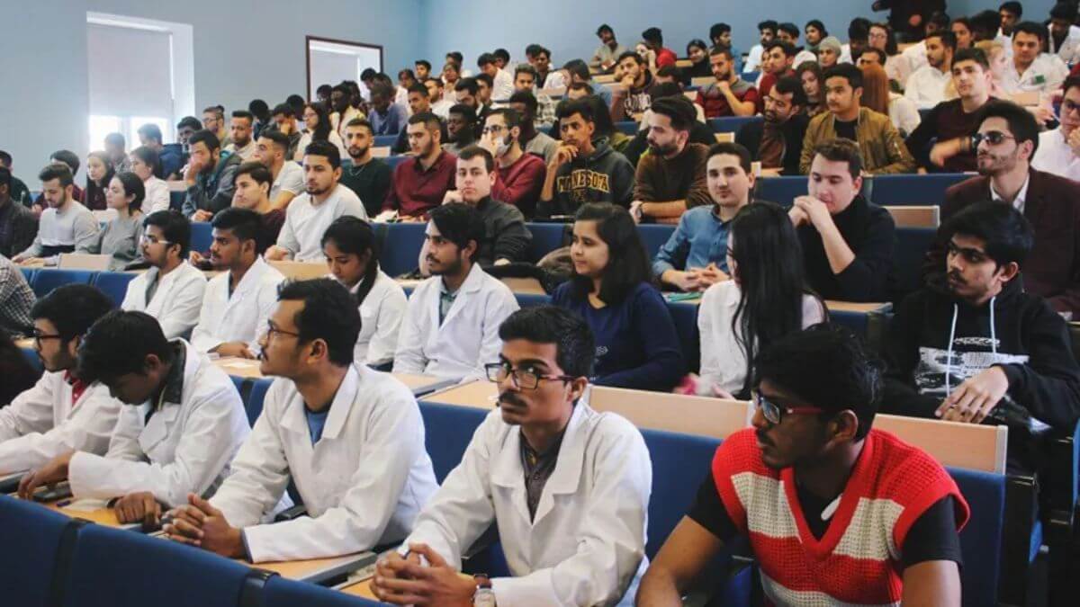 Trường Đại học Y khoa Kuban luôn chào đón mọi sinh viên đến tham gia học tập và nghiên cứu