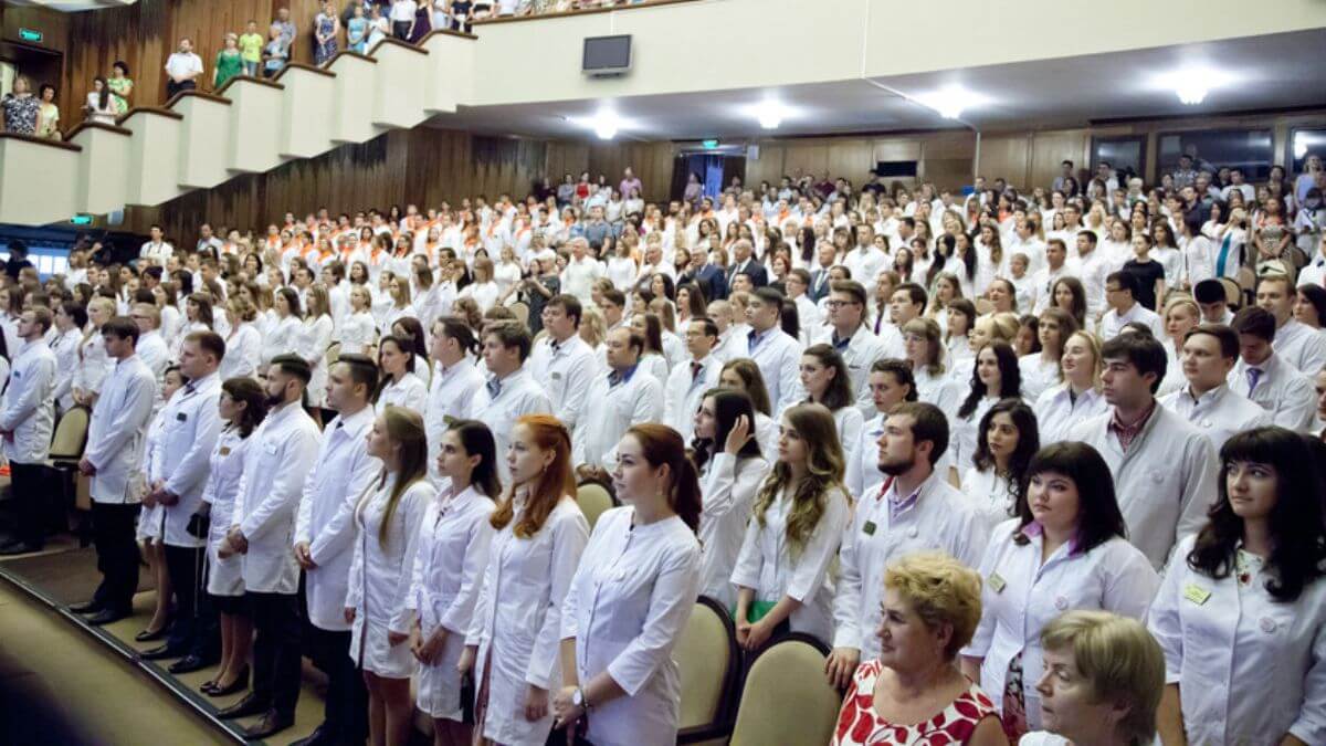 Trường Đại học Y khoa Quốc gia Krasnoyarsk luôn tích cực hỗ trợ cho sinh viên trong quá trình học tập