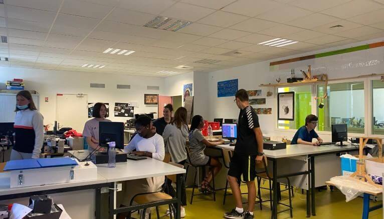 Sinh viên sẽ được hòa mình vào môi trường năng động khi đến với trường Cao đẳng Viễn thông Quốc gia Paris