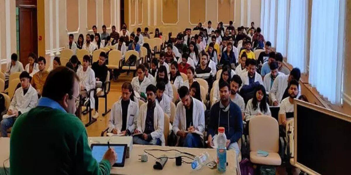 Các giảng viên của trường Đại học bang Novgorod luôn hỗ trợ sinh viên trong quá trình học tập