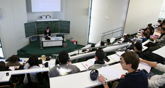 Các sinh viên tại trường Đại học Bourgogne sẽ có cơ hội học tập và làm việc cùng các giảng viên có chuyên môn cao