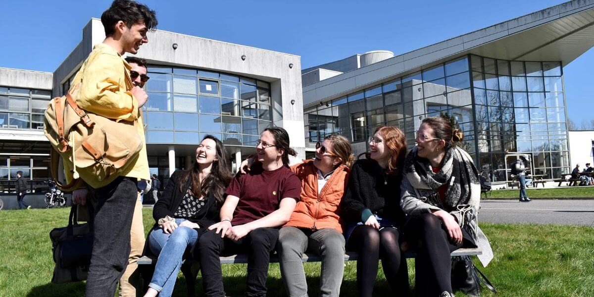 Môi trường học tại trường Đại học Bretagne Occidentale khá thân thiện
