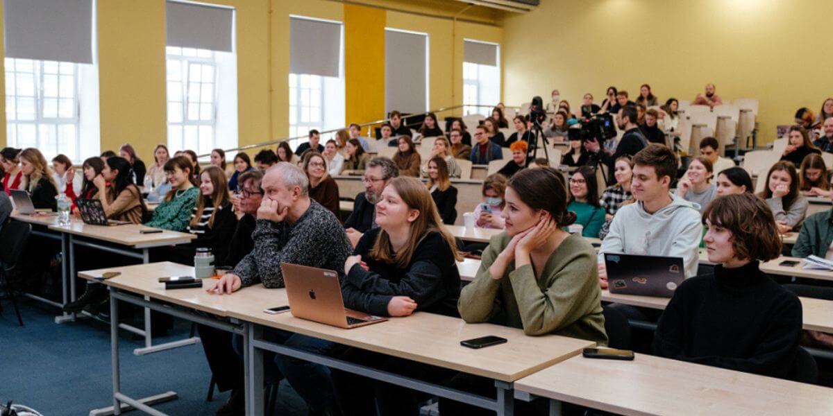 Trường Đại học Châu Âu tại Saint Petersburg đã chào đón nhiều sinh viên đến tham gia học tập và nghiên cứu