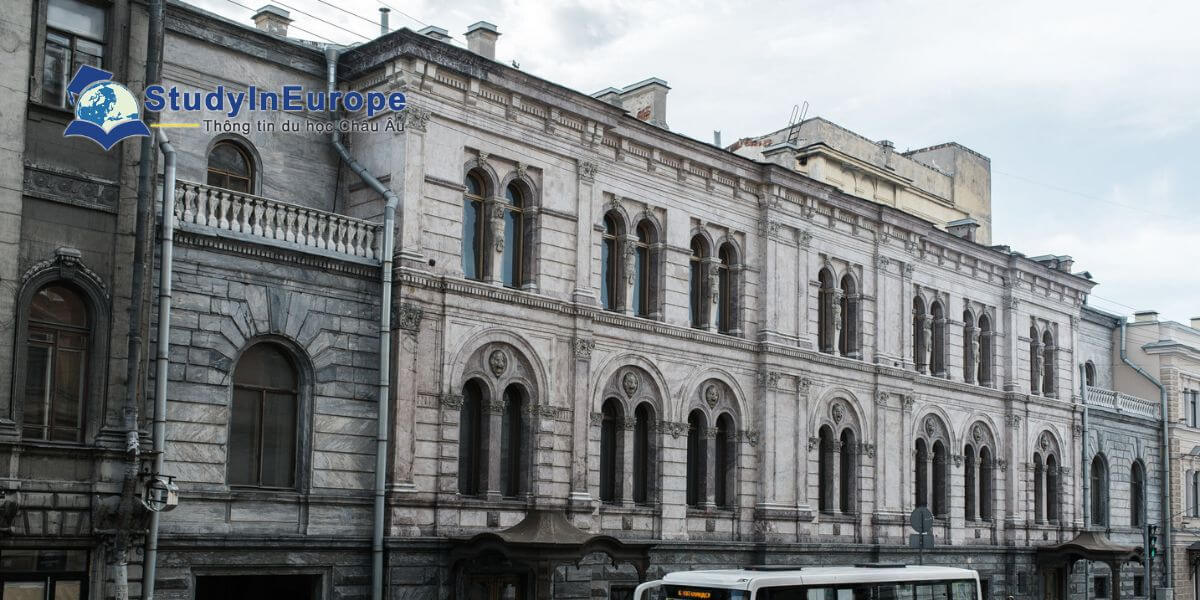 Review Trường Đại học Châu Âu tại Saint Petersburg (European University at Saint Petersburg)