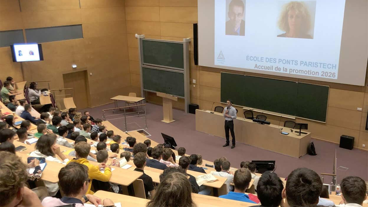 Các giảng viên trường Đại học Công nghệ Cầu đường Paris luôn hỗ trợ cho sinh viên